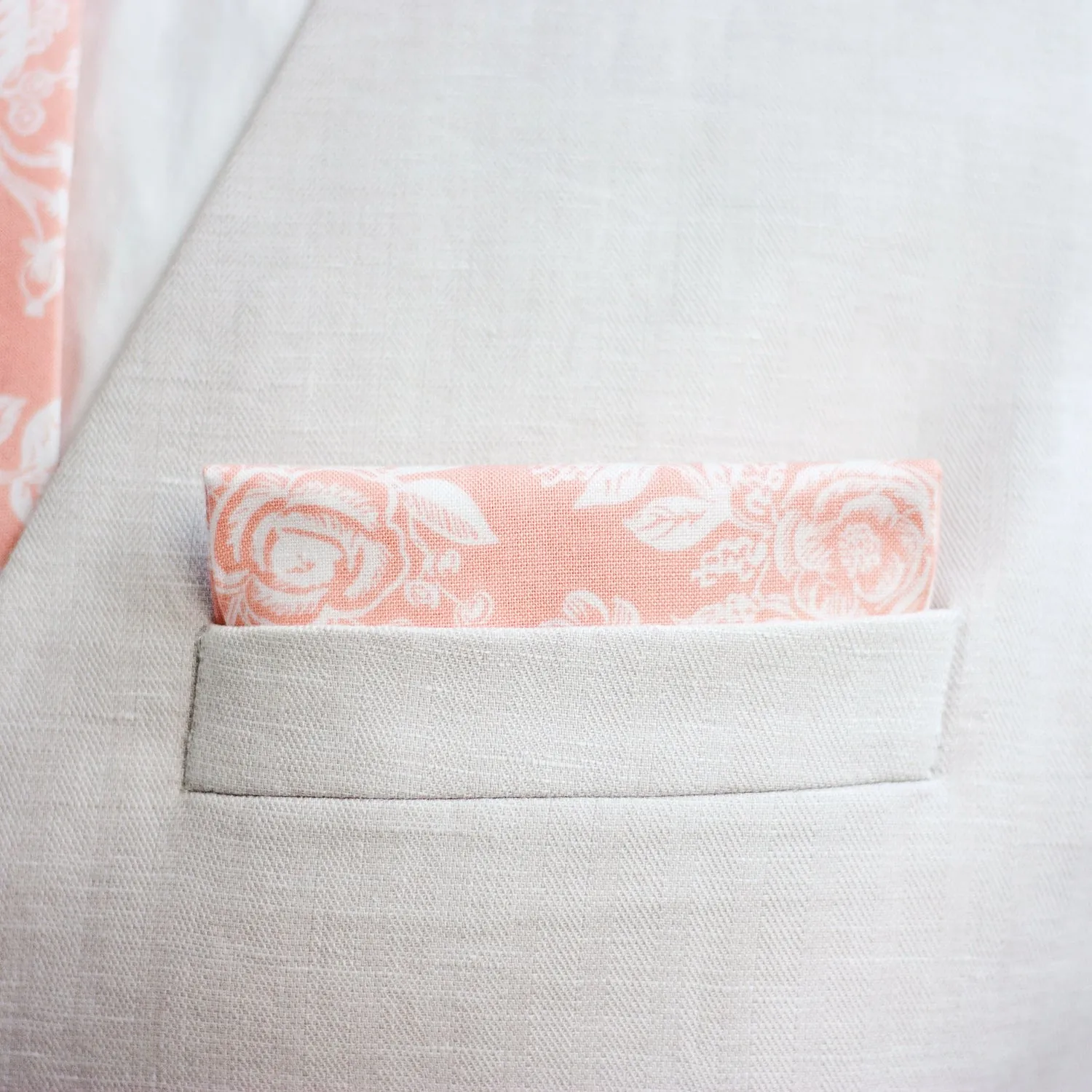 Men's Freestyle Self-Tie Bow Tie / Peach Toile